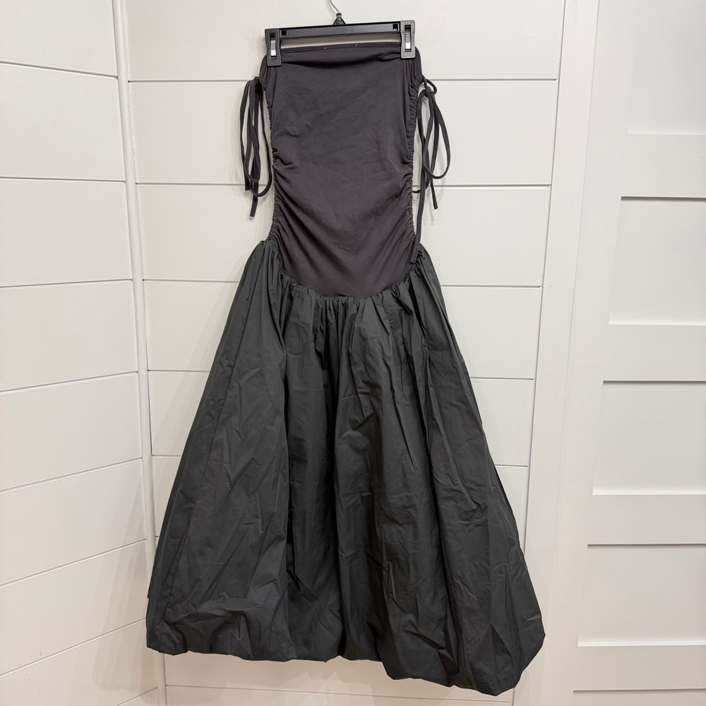 Amy Lynn Alexa Dark Gray Puffball Midi Dress Size Medium 23750 - Picture 8 of 14
